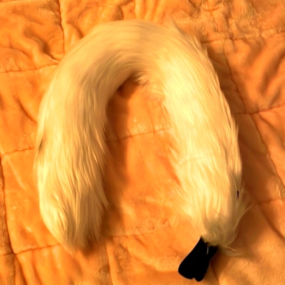 COSTUME White Faux Fur Cat Animal Tail To Be Worn on Belt 🐾🤍 - Picture 1 of 5